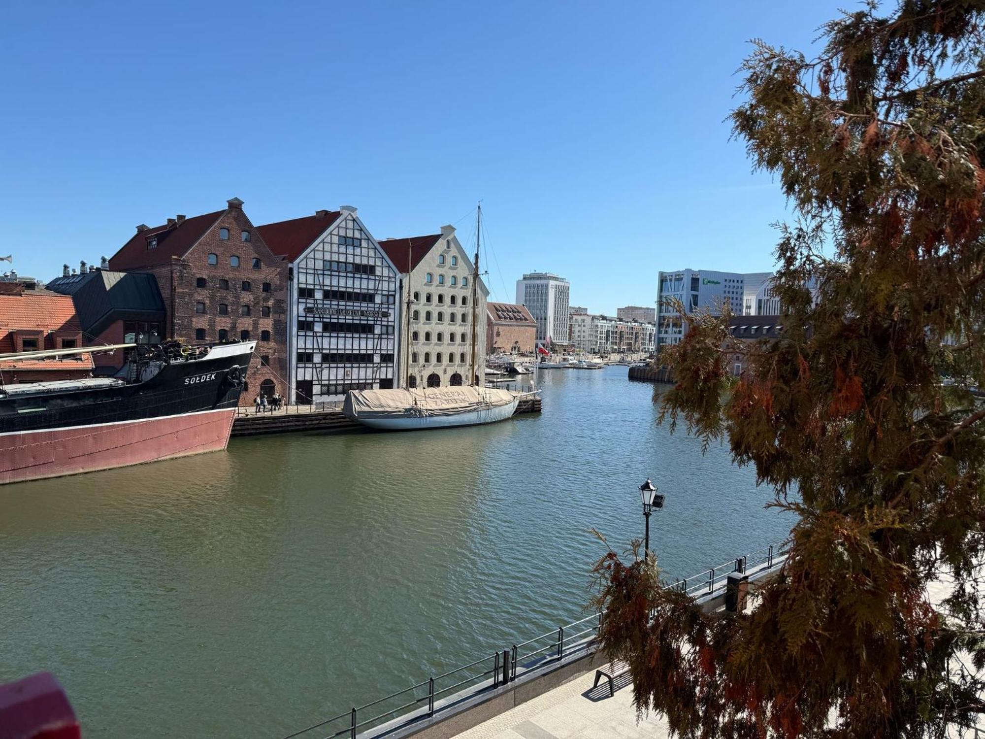 Motlawa Apartments - Old Town & River Viev, Fast Wifi 格但斯克 外观 照片